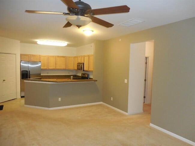 Building Photo - 824 W Summerfield Gln Cir