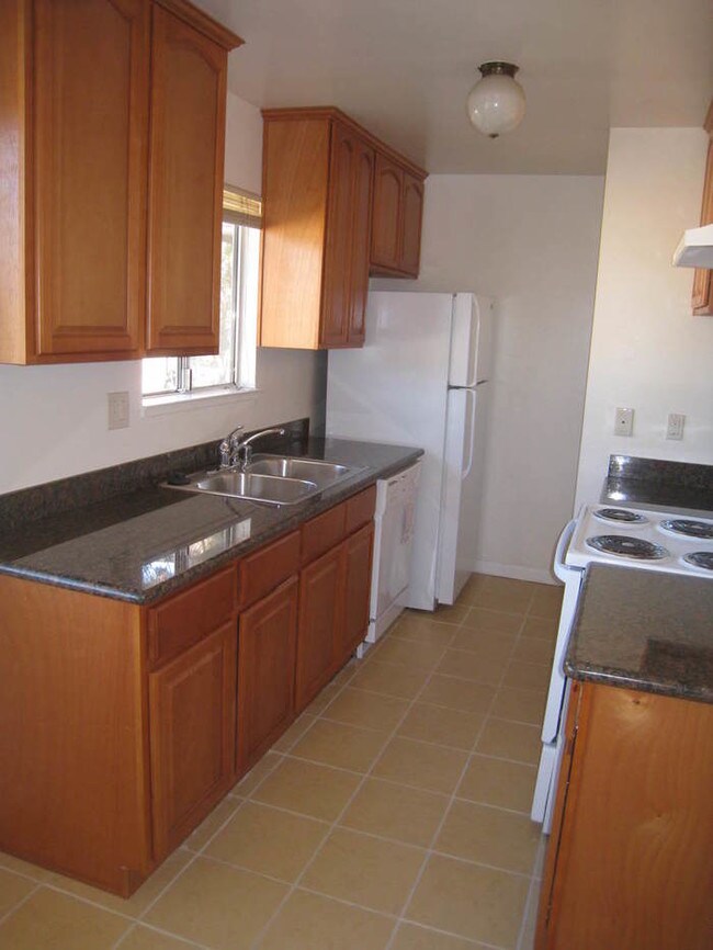 Building Photo - 5630 Calmor Ave