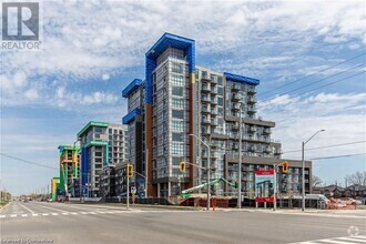 Building Photo - 470 Dundas St E