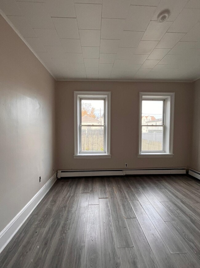 Building Photo - 68 W 53rd St