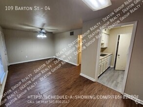 Building Photo - 109 Barton St