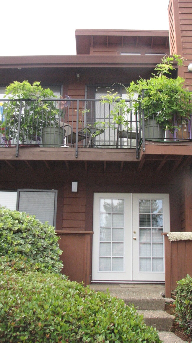 Foto del edificio - 3180 Country Club Dr
