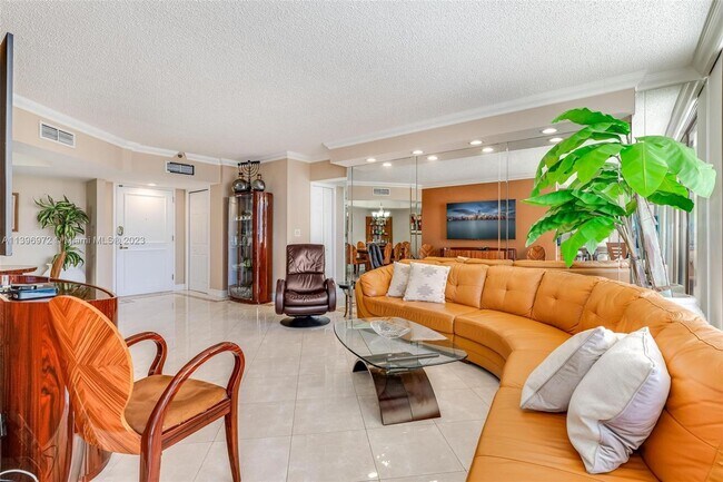 Building Photo - 19355 Turnberry Way
