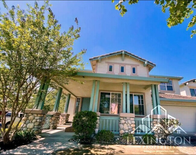 Foto del edificio - Stunning, 5BD/3BA Home, in West Sacramento with a Pool and BBQ!
