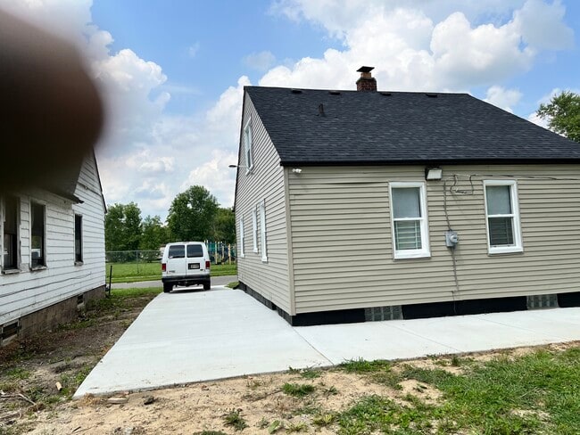 Building Photo - 9272 Fielding St