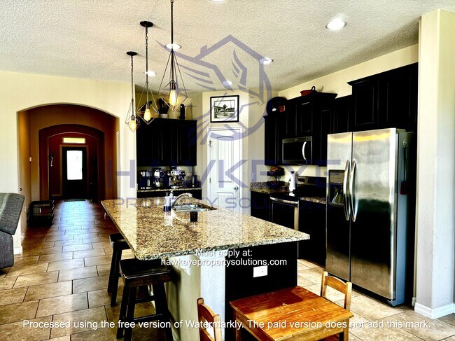 Foto del edificio - 2444 Silverview Dr