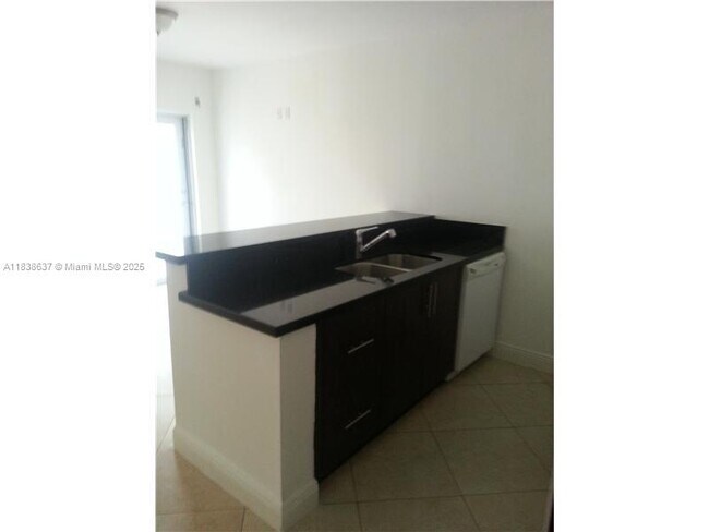 Foto del edificio - 1034 Lenox Ave.