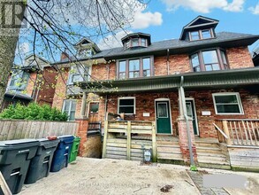 Building Photo - 340 Howland Ave