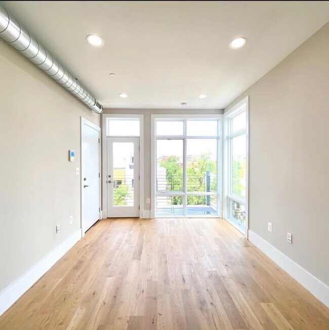 Foto del edificio - 1537 Gales St NE