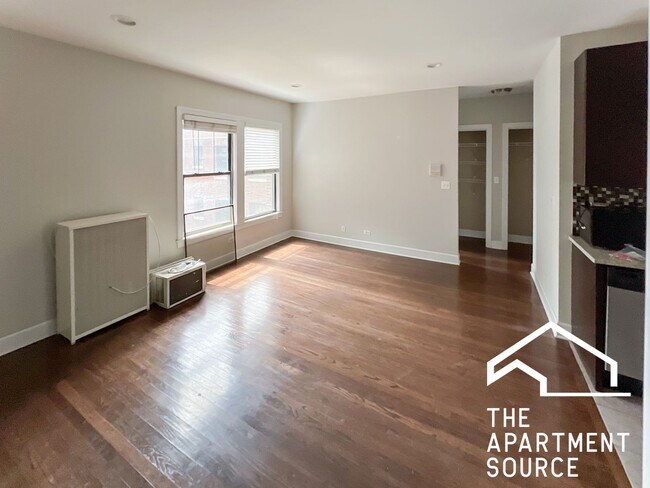 Foto del edificio - 516 W Cornelia Ave