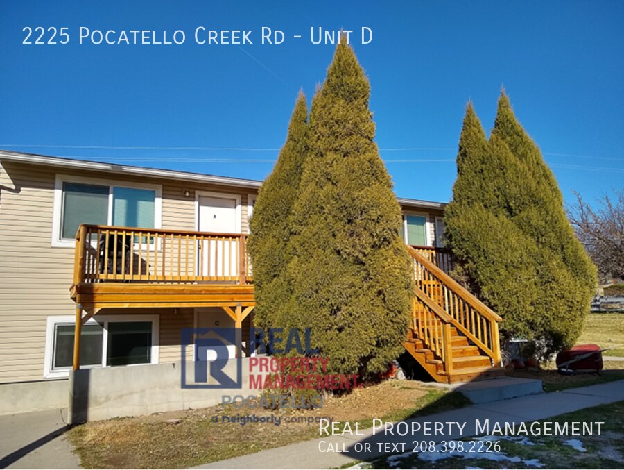 Foto principal - 2 bedroom 1 bath apartment