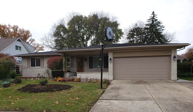 Foto del edificio - 5043 Blair Dr