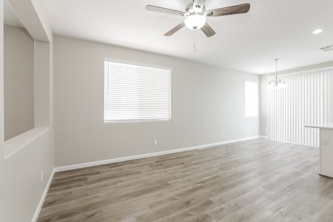 Building Photo - 9782 Vista Crest Ave