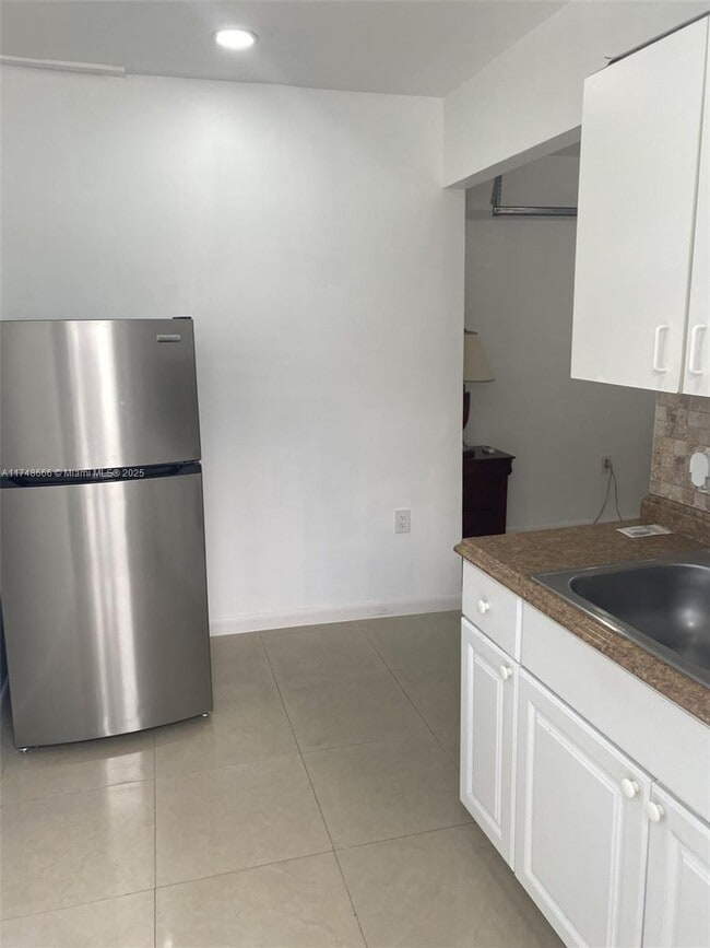 Building Photo - 2141 N 58th Ave