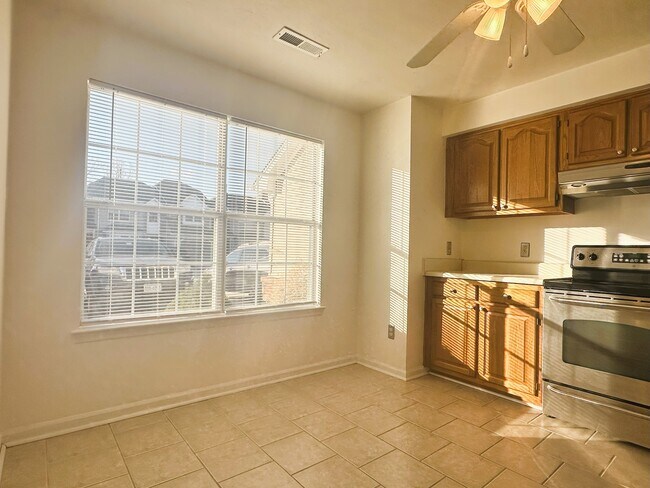 Building Photo - 1812 Abbotsbury Way