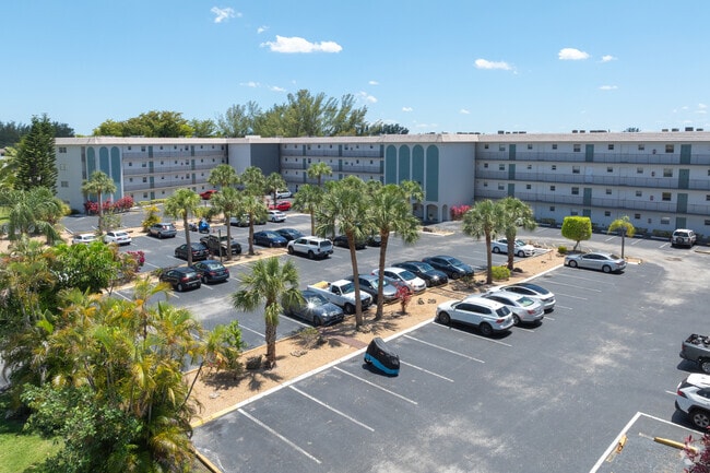 Wincast Arms North Condominiums