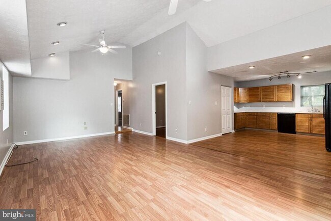 Foto del edificio - 315 South Dr