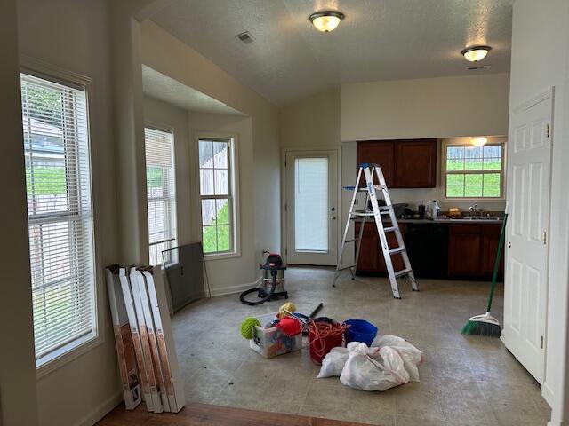 Building Photo - 220 White Oak Trace