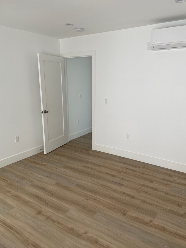 Foto principal - 2721 S Rimpau Blvd