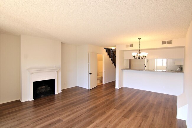 Building Photo - 13552 Burbank Blvd