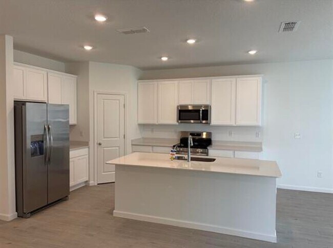 Foto del edificio - Brand New Home for Lease