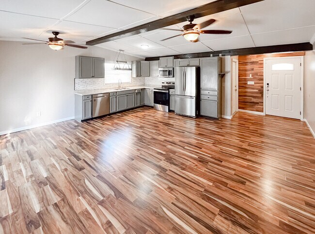 Foto del edificio - 7600 Pheasant Path Dr