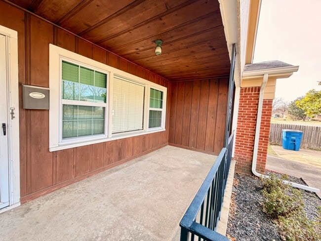 Building Photo - 4828 E 25th Pl