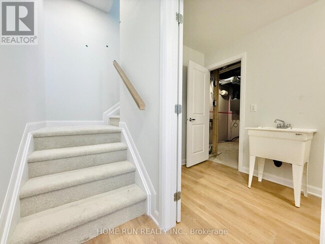 Building Photo - 516 Woodlily Private