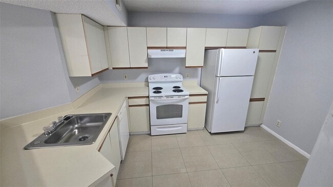 Foto del edificio - 9055 Wiles Rd