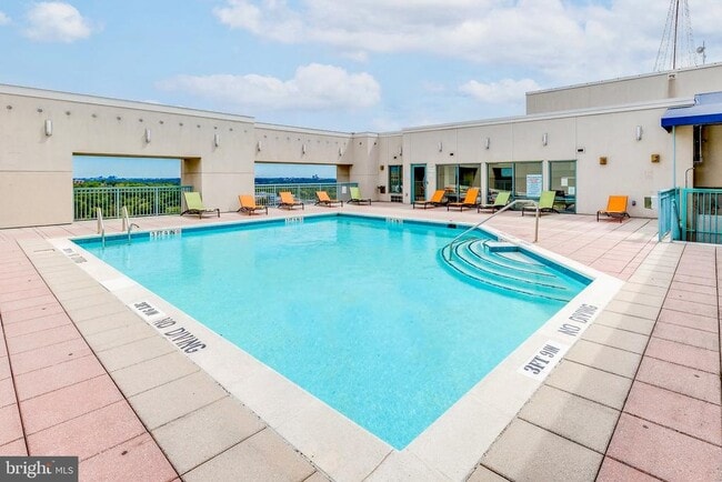 Foto del edificio - 851 N Glebe Rd