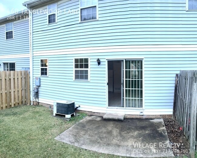 Building Photo - 460 Tanglewood Ln