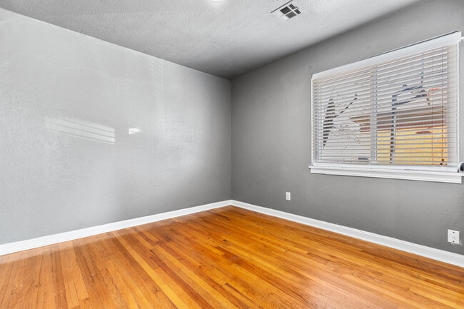 Foto del edificio - 3221 NW 39th Terrace