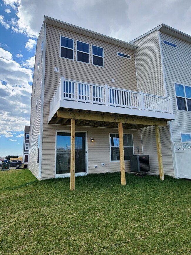 Foto del edificio - New Construction Townhome in Middletown