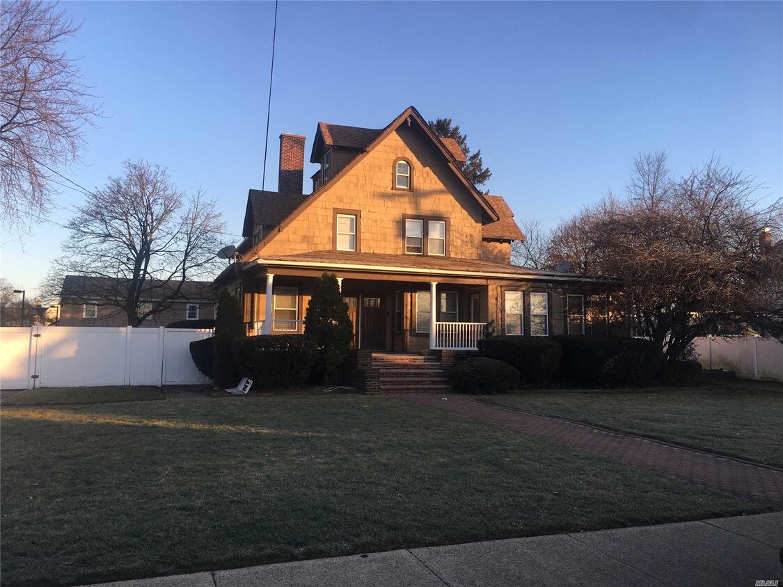 Foto del edificio - 296 Morris Ave