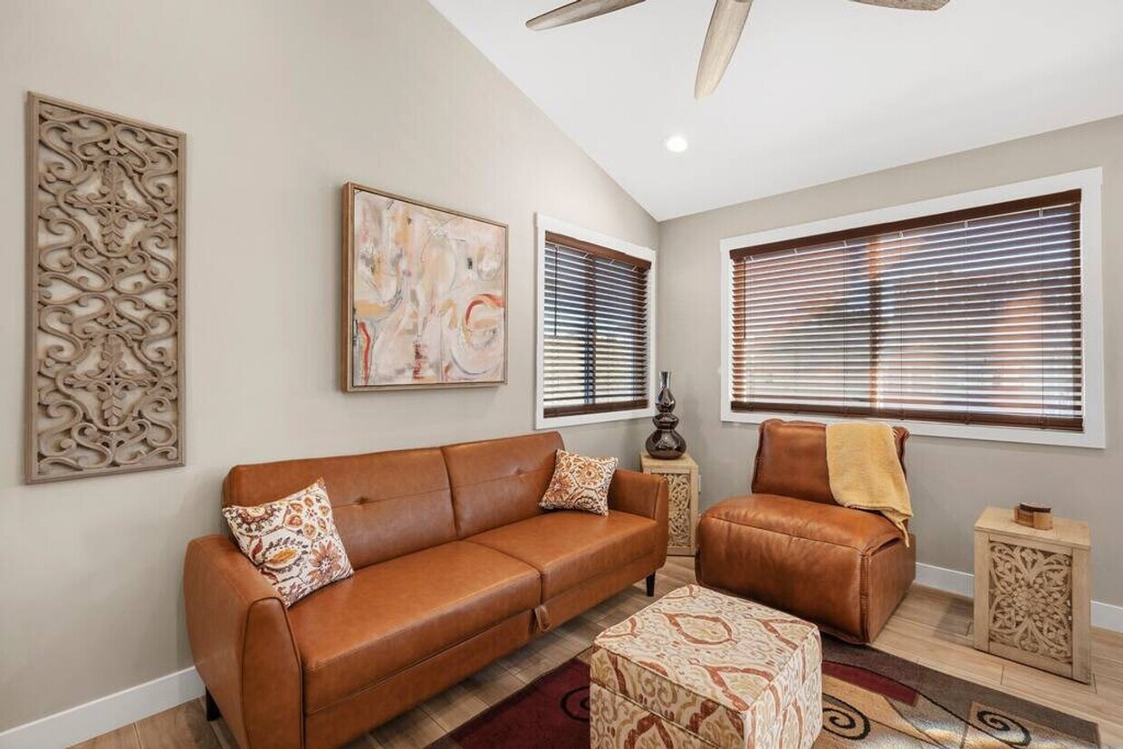 Foto principal - 3700 Third Ave