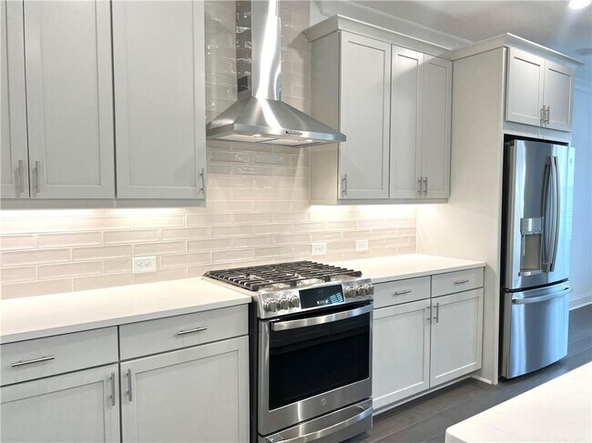 Foto del edificio - 3347 Goodwin Pk