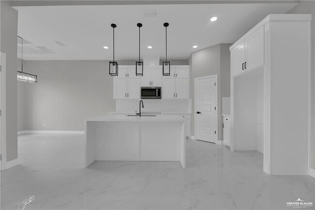 Foto del edificio - 15 West Dr