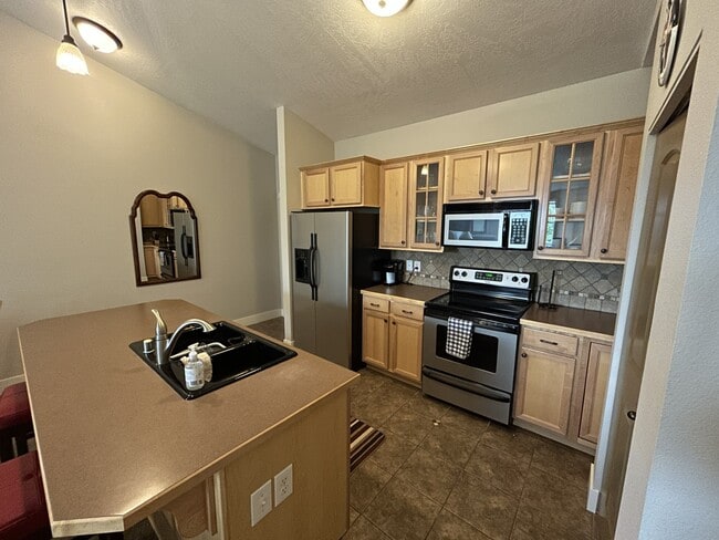 Building Photo - 2025 Mullan Rd