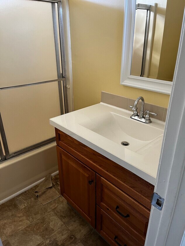 Foto del edificio - 1409 Lincoln Street, Unit D
