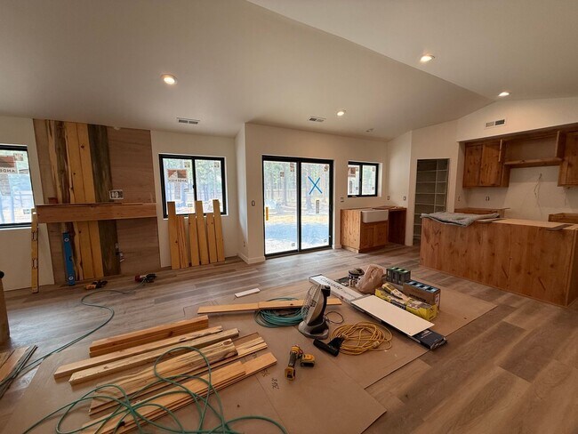 Building Photo - 153550 Little River Loop
