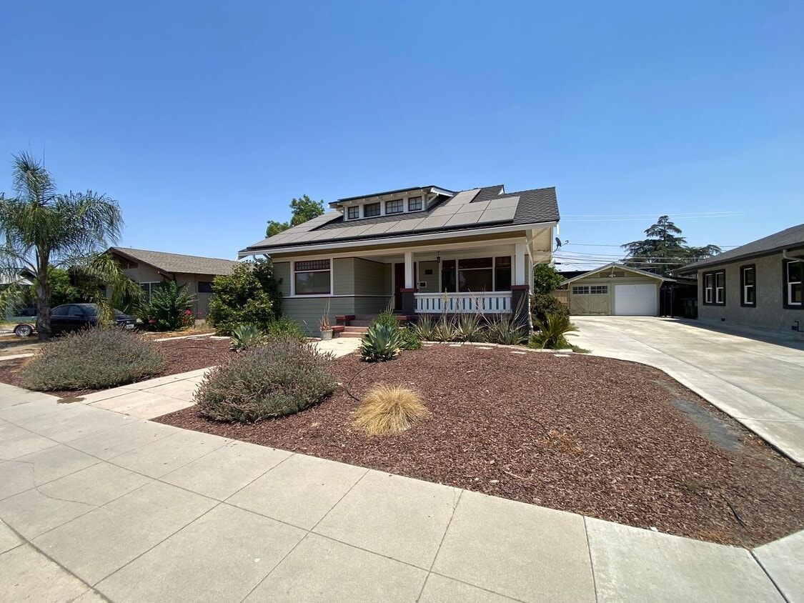Foto principal - Beautiful Visalia Home Available Now!