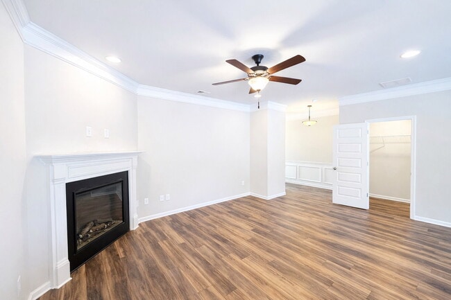 Foto del edificio - 3-bedroom Townhome in Buford City Schools with Quartz Kitchen, Private Suite, and Walkable Downto...