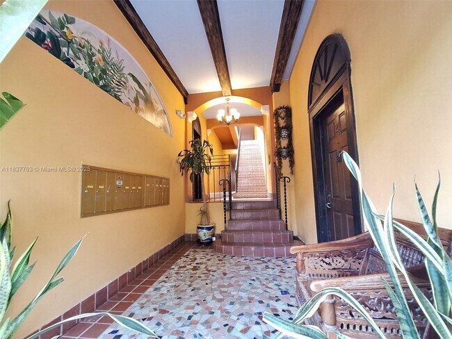 Foto del edificio - 1361 Meridian Ave