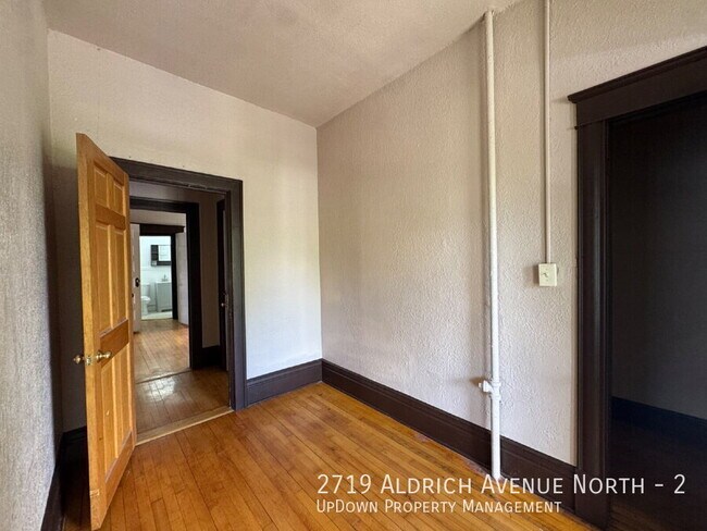 Foto del edificio - 2719 N Aldrich Ave