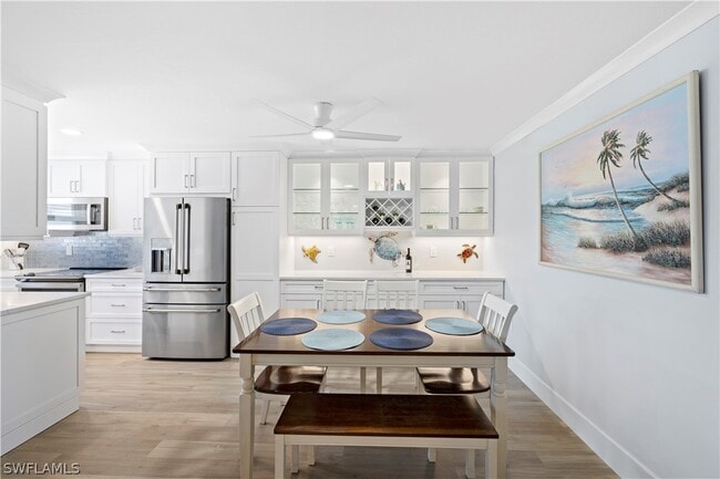 Foto del edificio - 25750 Hickory Blvd