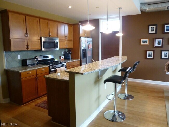 Building Photo - 1403 Copper Trce #201