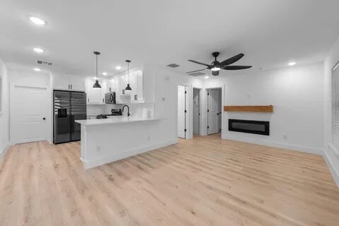 Foto del edificio - 842 E Laramie Ln