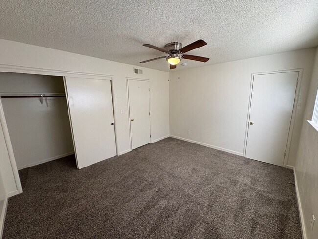 Building Photo - Spacious Home Available Now!