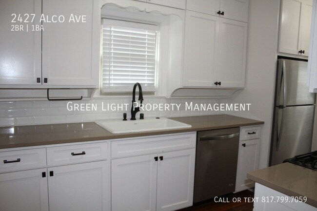 Building Photo - 2427 Alco Ave