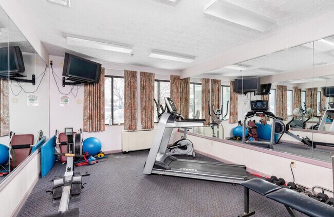 Foto del edificio - 10 Kellogg Rd